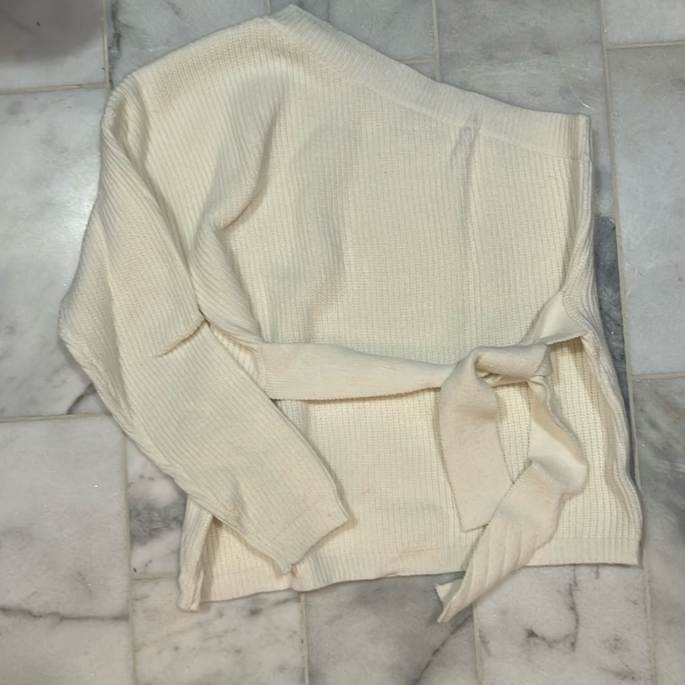 Super Down Cream Sweater, Size Small